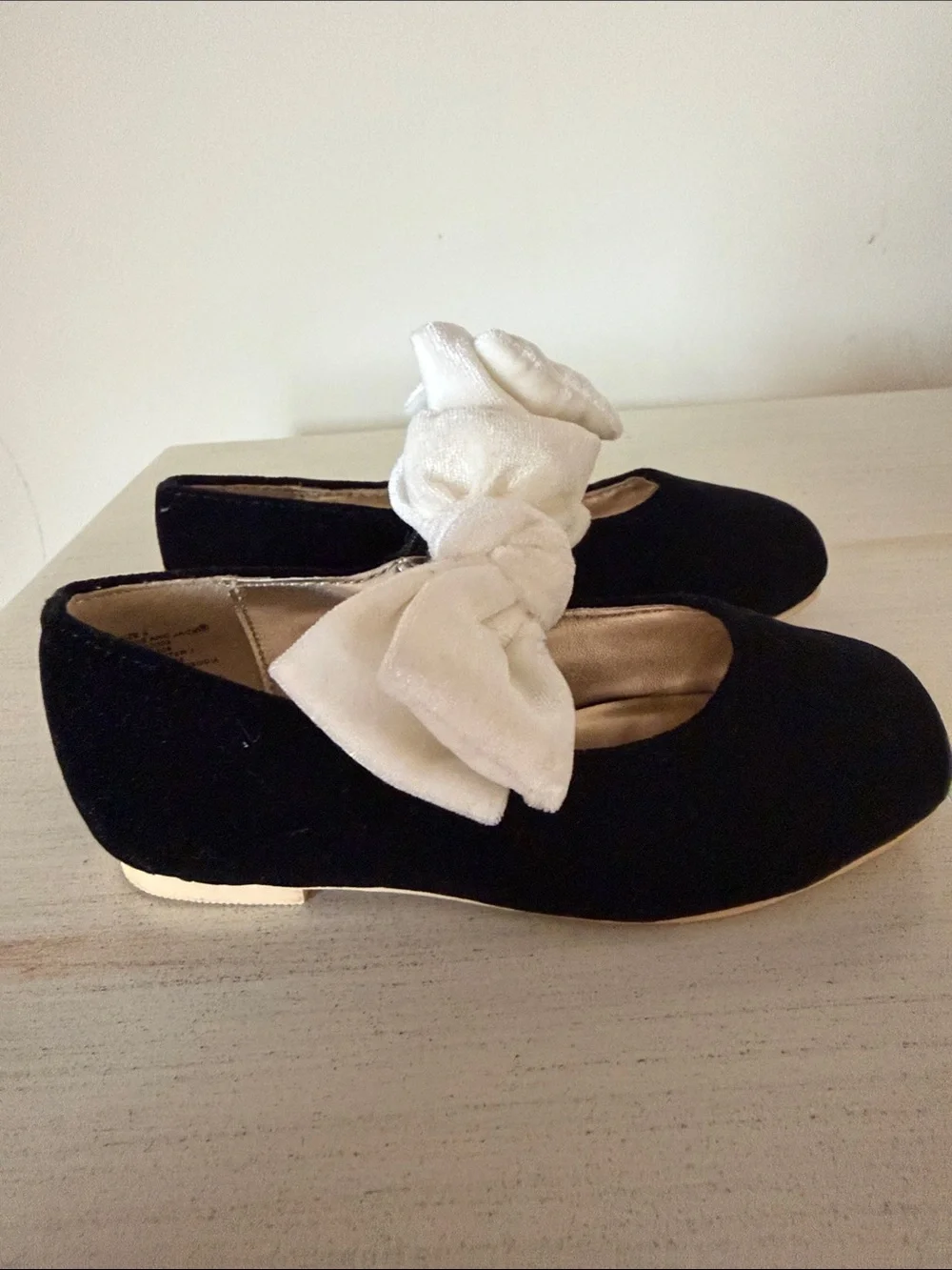 Janie and Jack Black Velvet Mary Janes with Cream Bows